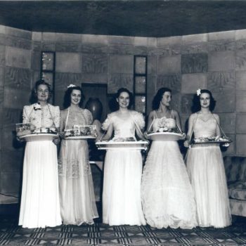1940flowergirls-e1453756625132